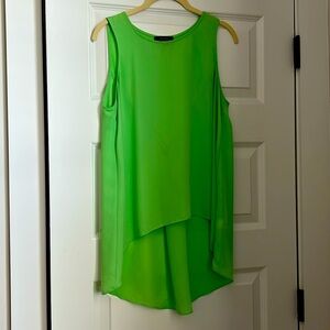 EUC Tahari Sheer Green High Low Blouse Size Small